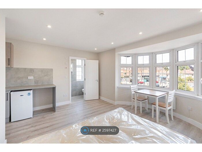 Studio To Rent In Kingston Road, Epsom, KT19