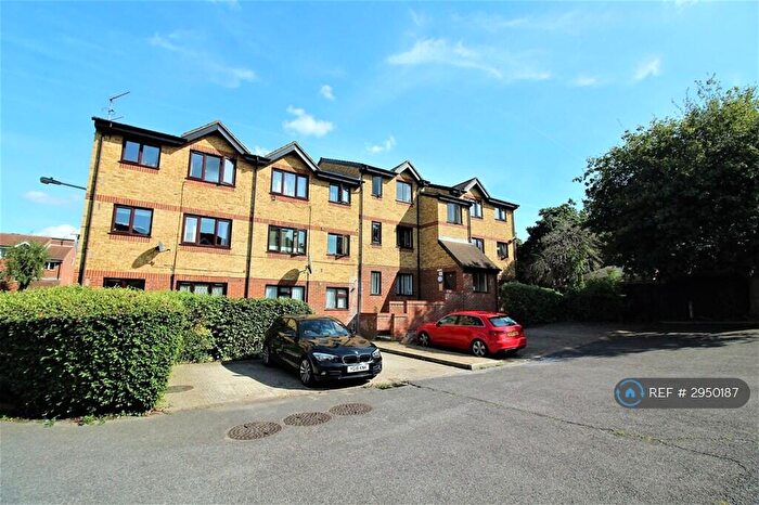 1 Bedroom Flat To Rent In Green Pond Close, London, E17