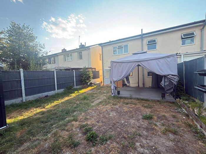 3 Bedroom Terraced House To Rent In Dagenham, RM10