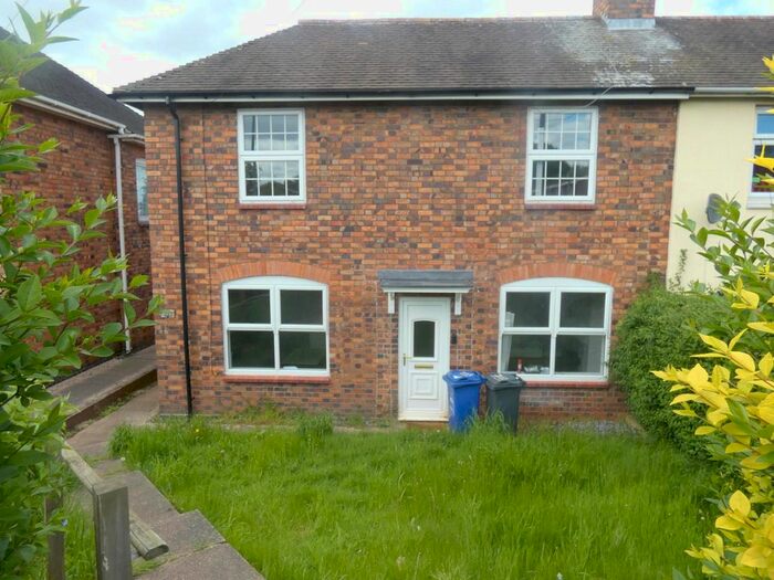 3 Bedroom Semi-Detached House To Rent In Hawfield Lane, Burton-On-Trent, DE15