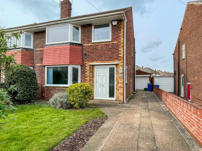 3 Bedroom Semi-Detached House To Rent In Abbey Walk, Scawsby, DN5