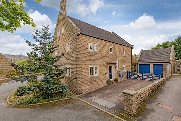 6 Bedroom Detached House For Sale In Vernon Green, Bakewell, DE45