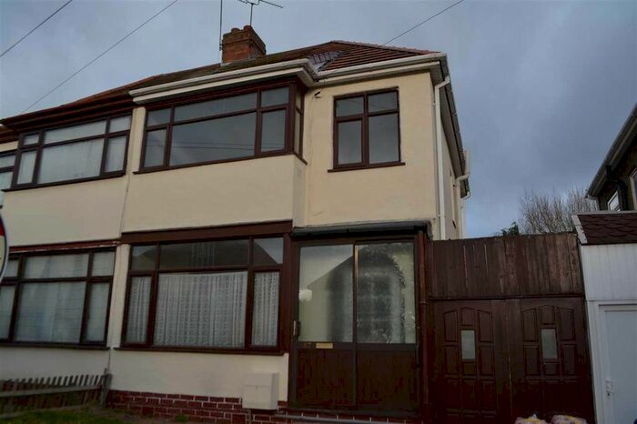 3 Bedroom Semi-Detached House To Rent In Lynton Avenue, Tettenhall, Wolverhampton, WV6