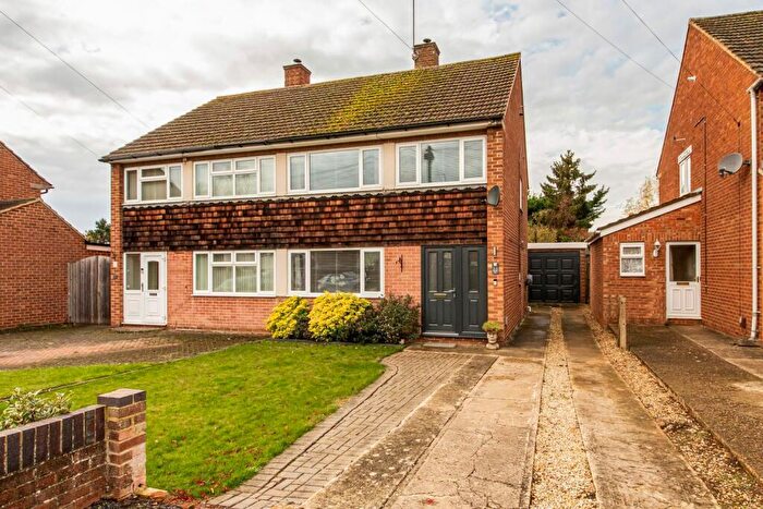 3 Bedroom Semi-Detached House For Sale In Nursery Drive, Banbury, OX16