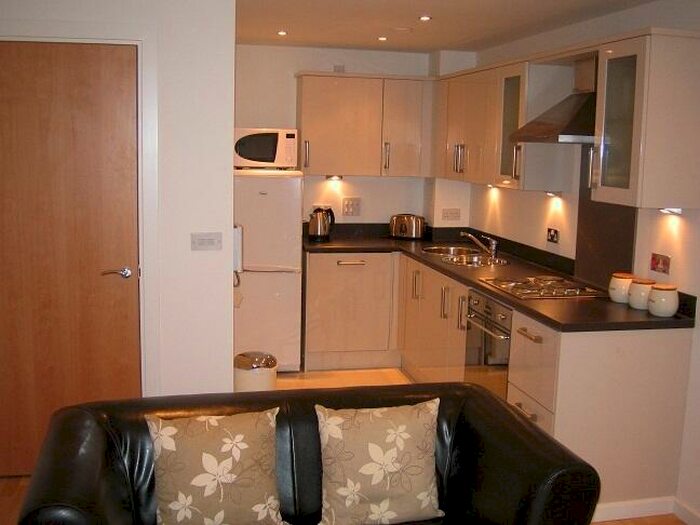 Apartment To Rent In Masshouse Studio, Well Furnished, B5