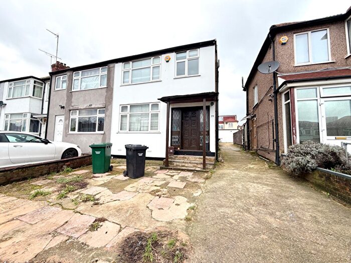 2 Bedroom Flat To Rent In Brent Park Road, London, NW4