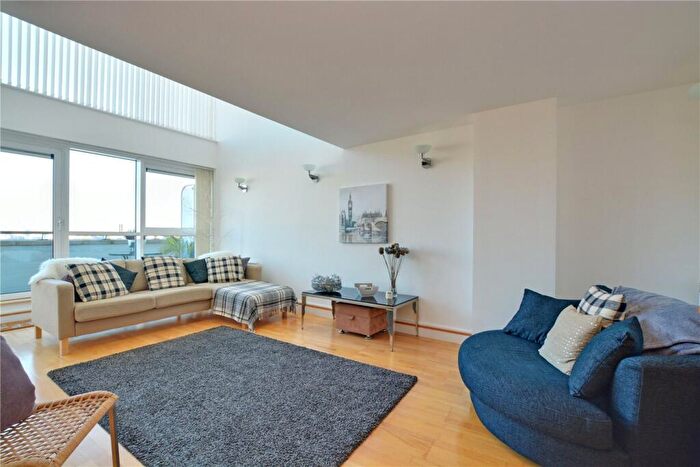 3 Bedroom Apartment To Rent In Greenfell Mansions, Glaisher Street, Greenwich, London, SE8
