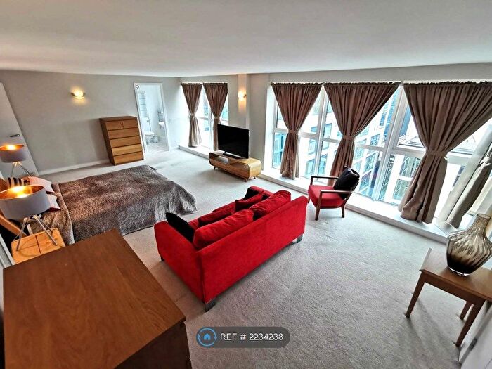 2 Bedroom Flat To Rent In Queens College Chambers, Birmingham, B1