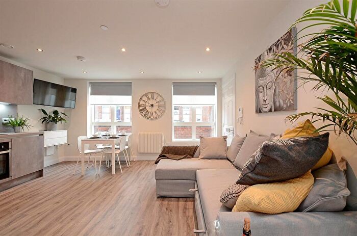 2 Bedroom Apartment To Rent In Apt Gordon Road, Sharrow Vale, Sheffield, S11