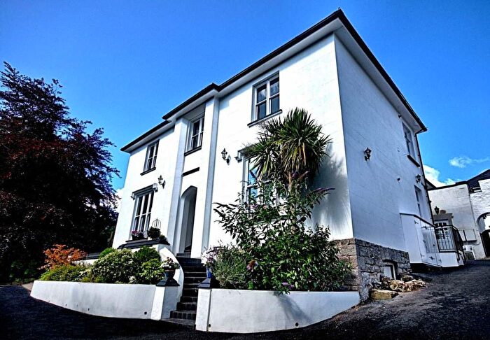 3 Bedroom Flat For Sale In St Mary's Hill, Tenby, SA70