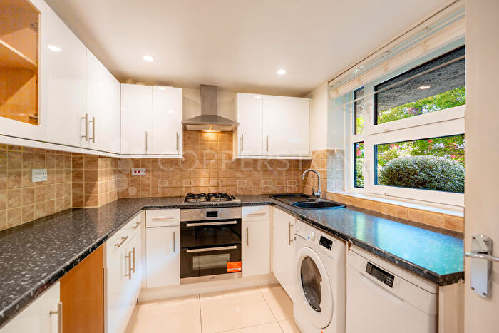 2 Bedroom Apartment To Rent In Eamont Court, NW8