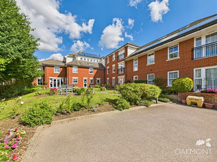 2 Bedroom Retirement Property For Sale In Pell Court, Hornchurch, RM12