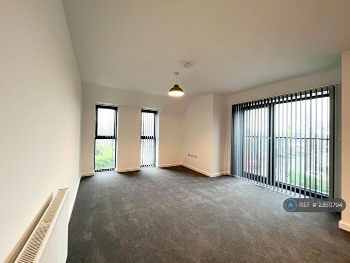 1 Bedroom Flat To Rent In Central Avenue, Lutterworth, LE17