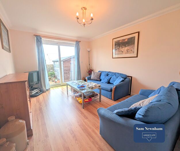 2 Bedroom Semi-Detached House For Sale In Cross Street, Ryde, PO33