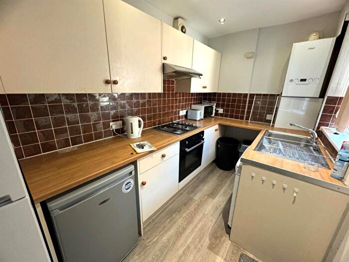 5 Bedroom End Of Terrace House To Rent In Crookesmoor Road, Crookesmoor, S10