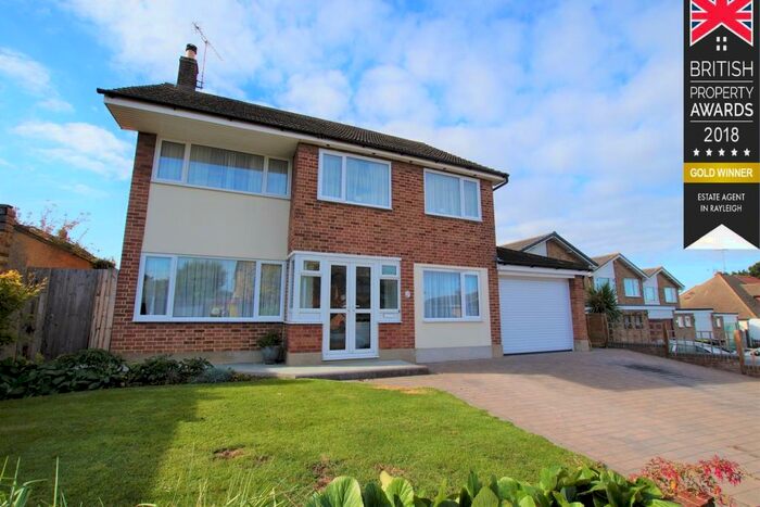 4 Bedroom Detached House To Rent In Eastview Drive, Rayleigh, SS6