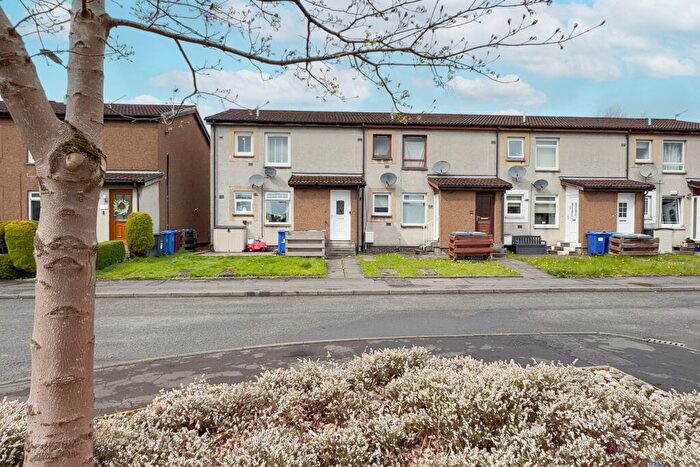 1 Bedroom Flat For Sale In Kestrel Court, Hardgate, G81