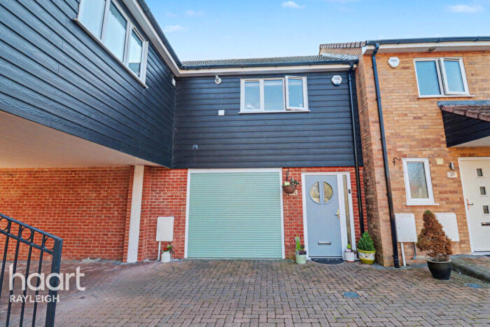 1 Bedroom Coach House For Sale In Fairview Crescent, Rayleigh, SS6