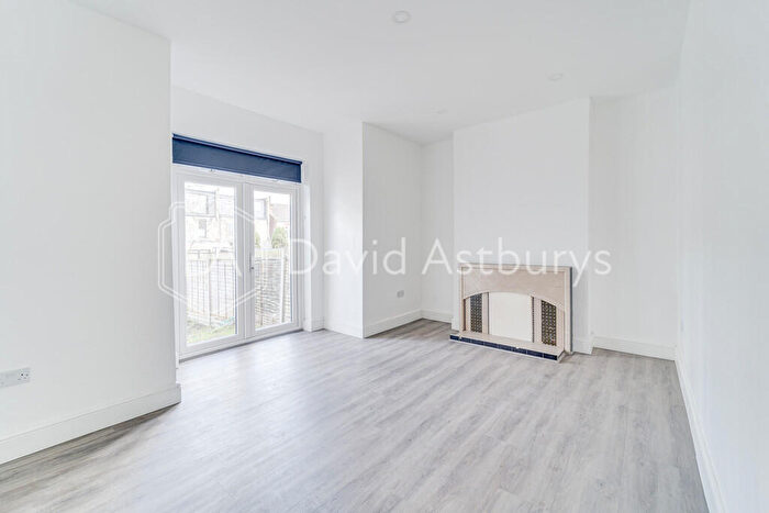 2 Bedroom Apartment To Rent In Tewkesbury Terrace, Bounds Green, London, N11