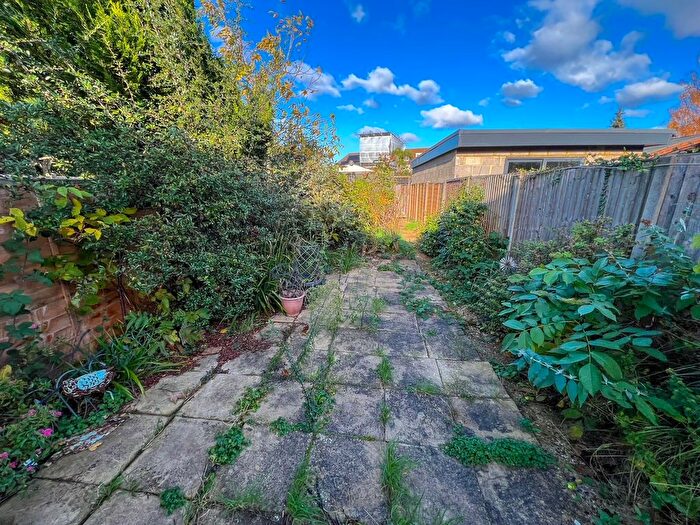 2 Bedroom End Of Terrace House For Sale In Eastcote Avenue, West Molesey, KT8