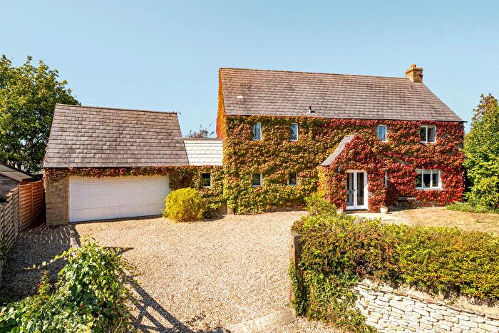 4 Bedroom Detached House For Sale In High Street, Kempsford, Fairford, GL7