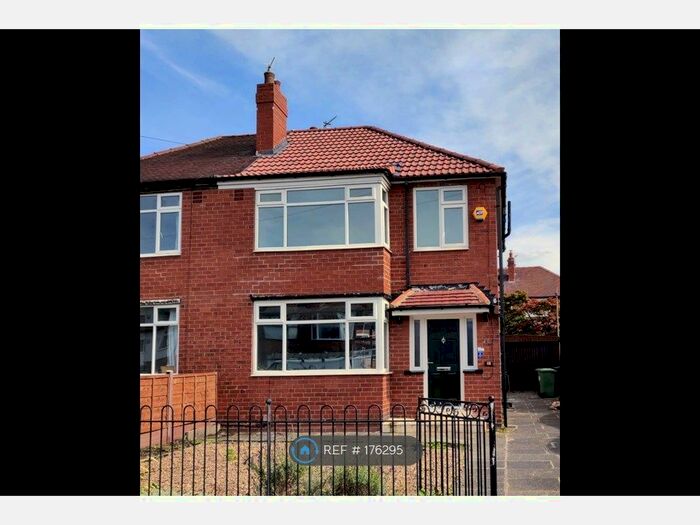 3 Bedroom Semi-Detached House To Rent In Hawkhill Drive, Leeds, LS15