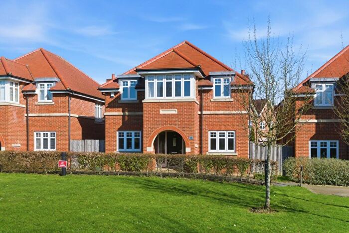 4 Bedroom Detached House For Sale In The Green, Kings Park, St. Albans, Hertfordshire, AL3