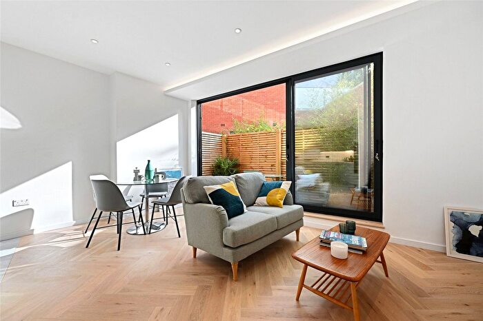 2 Bedroom Flat For Sale In Jeddo Road, London, W12