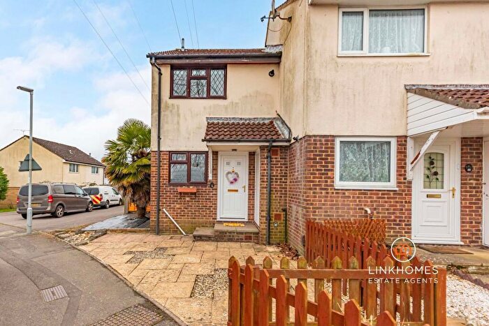 2 Bedroom End Of Terrace House For Sale In Viscount Walk, Bournemouth, BH11