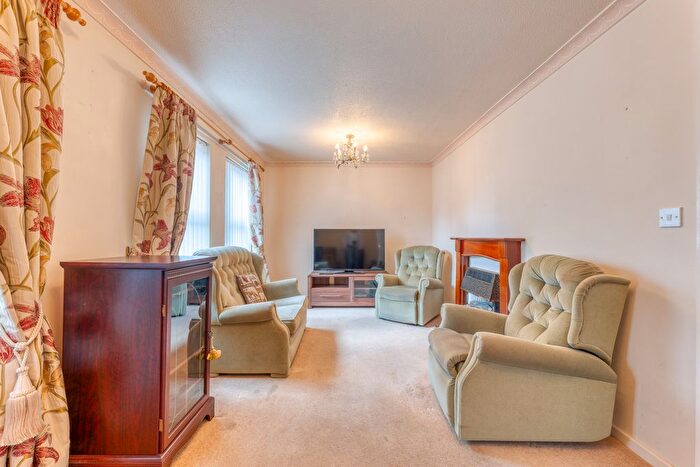 2 Bedroom End Of Terrace House For Sale In Bishopdale, Worksop, S81