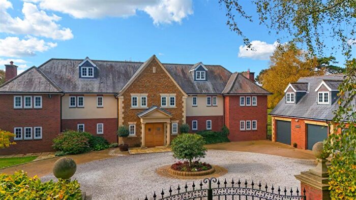 6 Bedroom Detached House For Sale In Sandy Lane, Church Brampton, Northampton, NN6