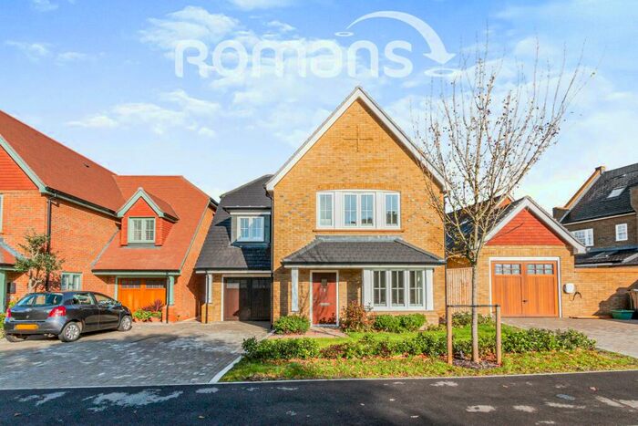 5 Bedroom Detached House To Rent In Featherfall Road, GU51