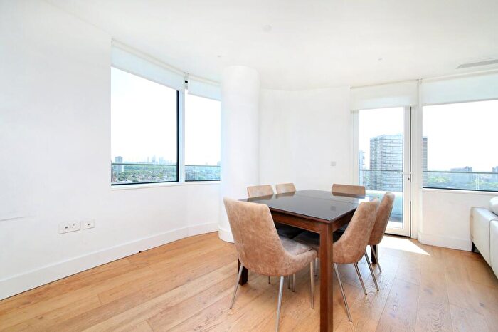 2 Bedroom Flat For Sale In Lombard Wharf, Lombard Road, SW11