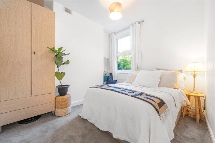 1 Bedroom Apartment For Sale In Ondine Road, Peckham Rye, London, SE15