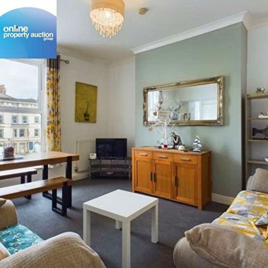 2 Bedroom Flat For Sale In Flat, The Crescent, Bridlington, East Riding Of Yorkshire, YO15