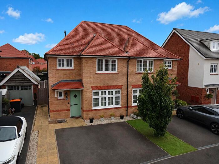 3 Bedroom Semi-Detached House For Sale In Mallard Crescent, Caddington, Luton, Bedfordshire, LU1