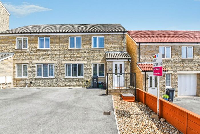 3 Bedroom Semi Detached House For Sale In Lily Road, Frome, BA11