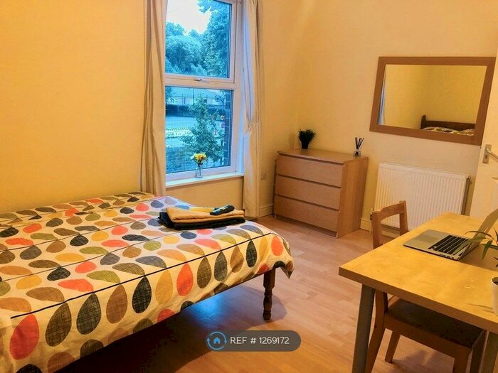 5 Bedroom Terraced House To Rent In Pomona Street, Sheffield, S11