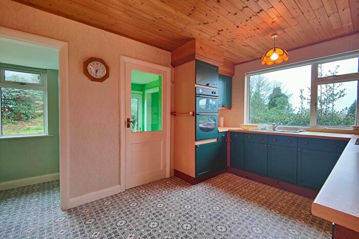 3 Bedroom Semi-Detached House For Sale In Main Street, Overton, LA3