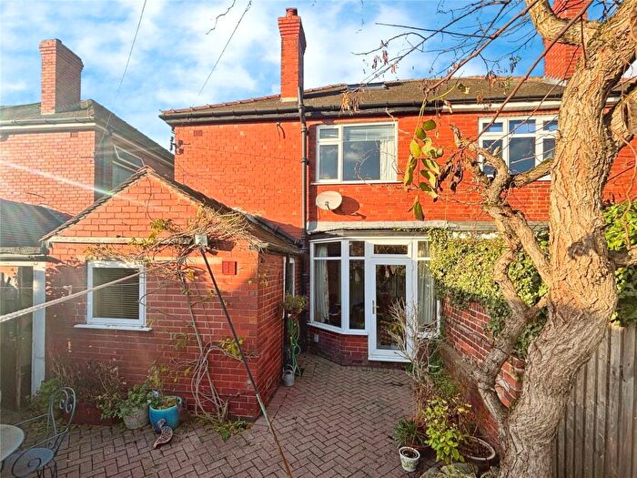 3 Bedroom Semi Detached House For Sale In Thorne Road, Doncaster, South Yorkshire, DN2