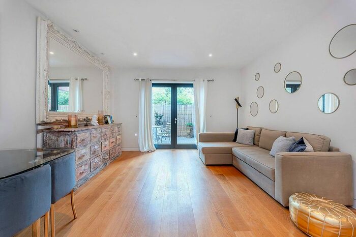 1 Bedroom Flat To Rent In Belmont Terrace, Chiswick, London, W4