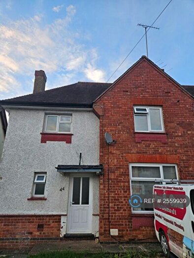 3 Bedroom Semi-Detached House To Rent In Kenmuir Avenue, Northampton, NN2