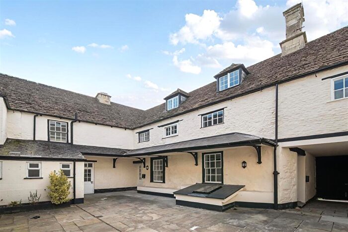 4 Bedroom Terraced House For Sale In The Green, Calne, SN11