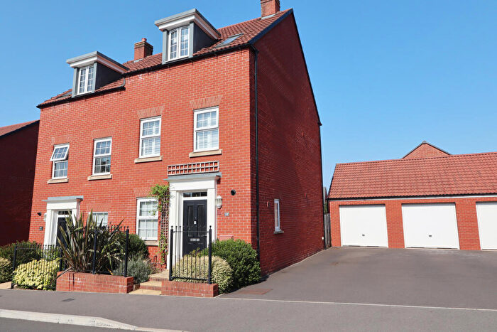 4 Bedroom Semi-Detached House For Sale In Penleigh Road, Wells, BA5