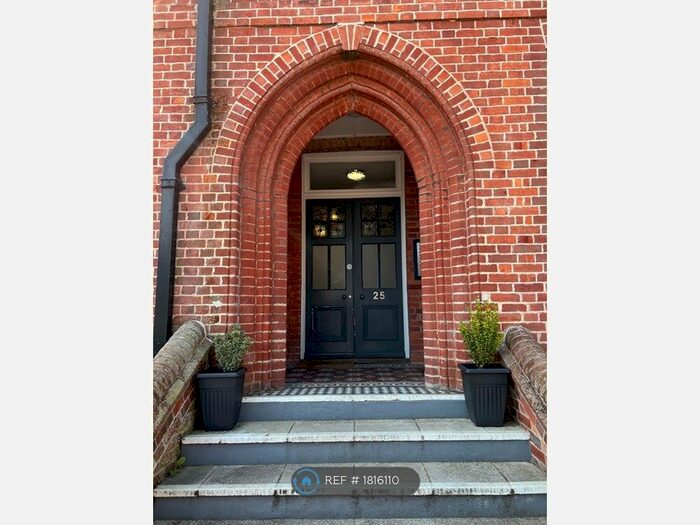 1 Bedroom Flat To Rent In Gordon Lodge, Eastbourne, BN21