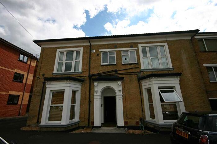1 Bedroom Apartment To Rent In Regents Park Road, Southampton, SO15