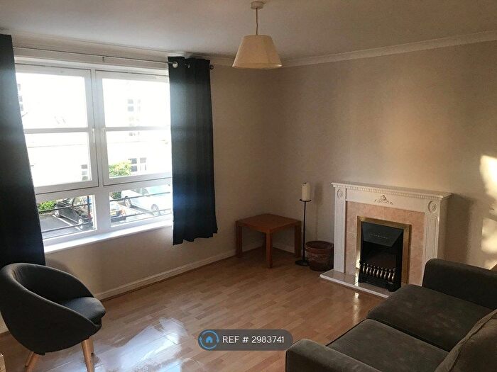 2 Bedroom Flat To Rent In Blandfield, Edinburgh, EH7