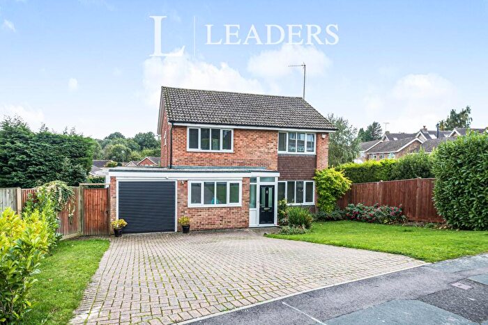 4 Bedroom Detached House To Rent In Lancaster Drive, RH19