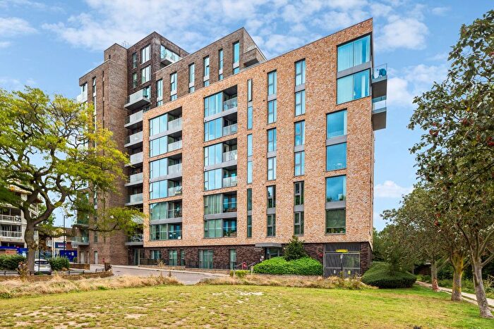 1 Bedroom Flat To Rent In Sandpiper Building, Newnton Close, N4