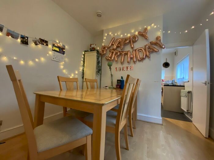 4 Bedroom Terraced House To Rent In Dogfield Street, Cathays, CF24